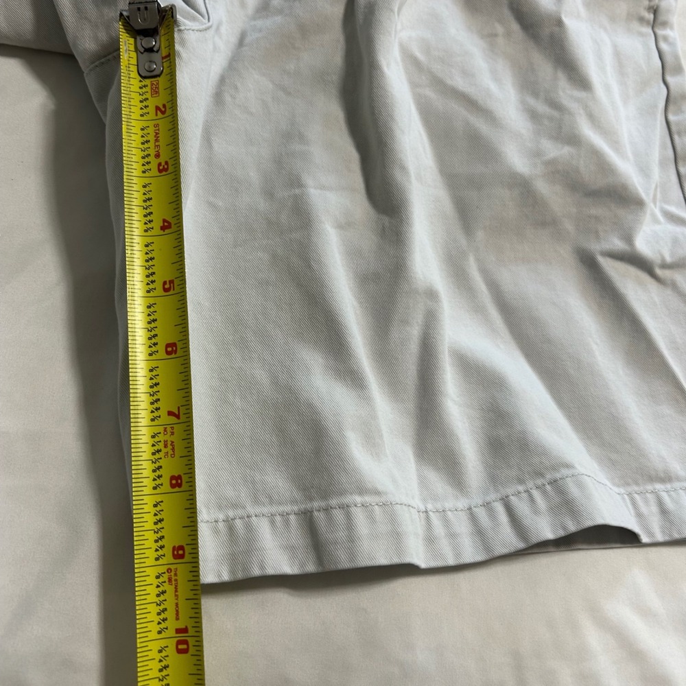 IZOD Mens Pleated Chino Shorts Stone Khaki 100% Cotton Size 36 Casual Golf - Picture 4 of 11